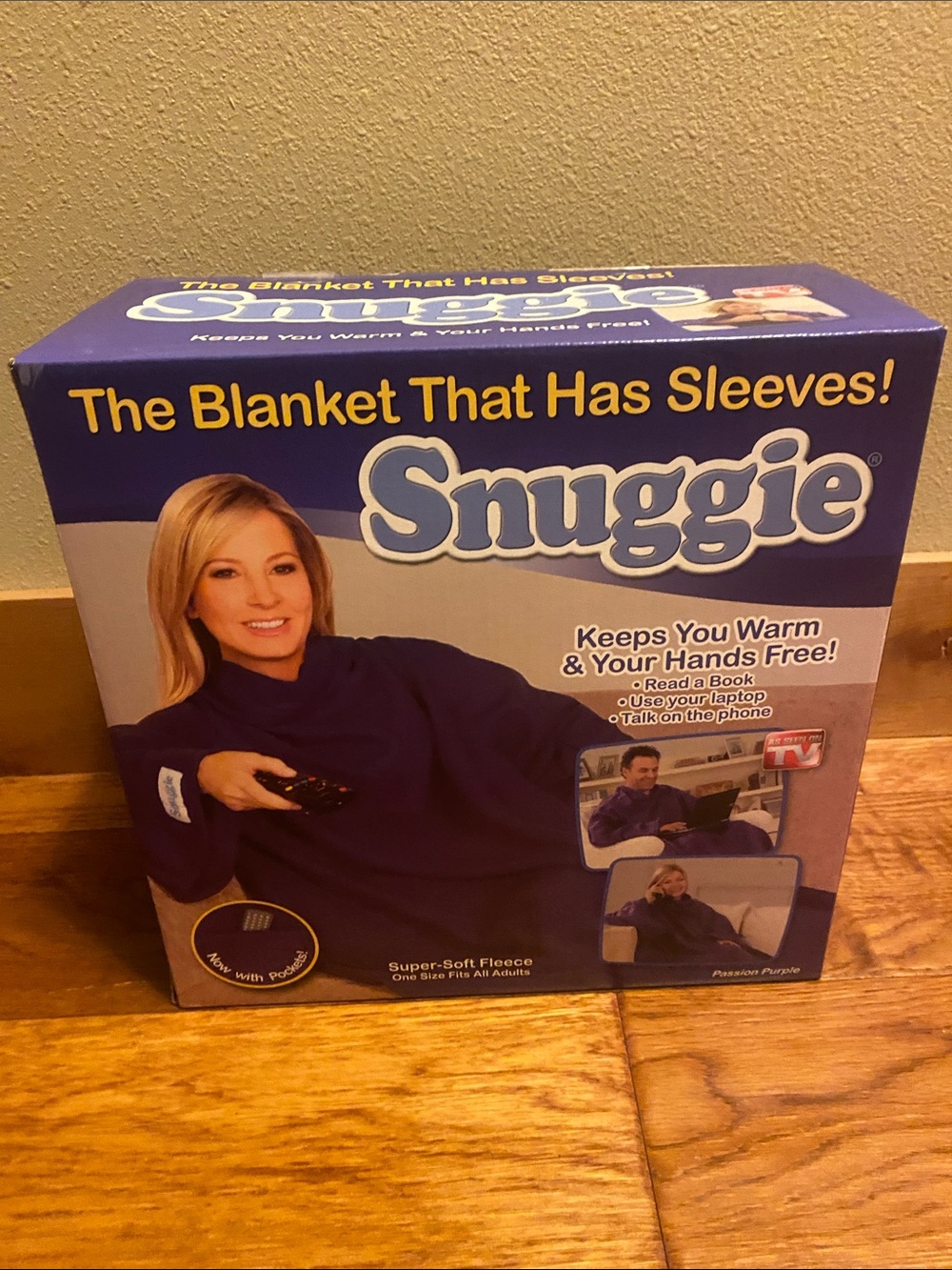 Super-Soft Fleece Blanket with Sleeves - Purple